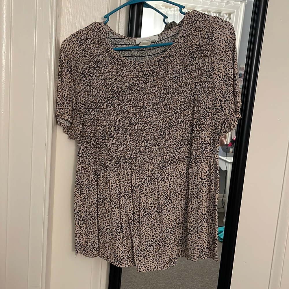 FINAL PRICE DROP 
Urban romantics blouse